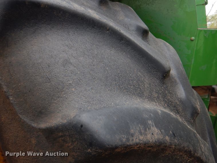 image for item HL9427 1996 John Deere 8870  4WD tractor