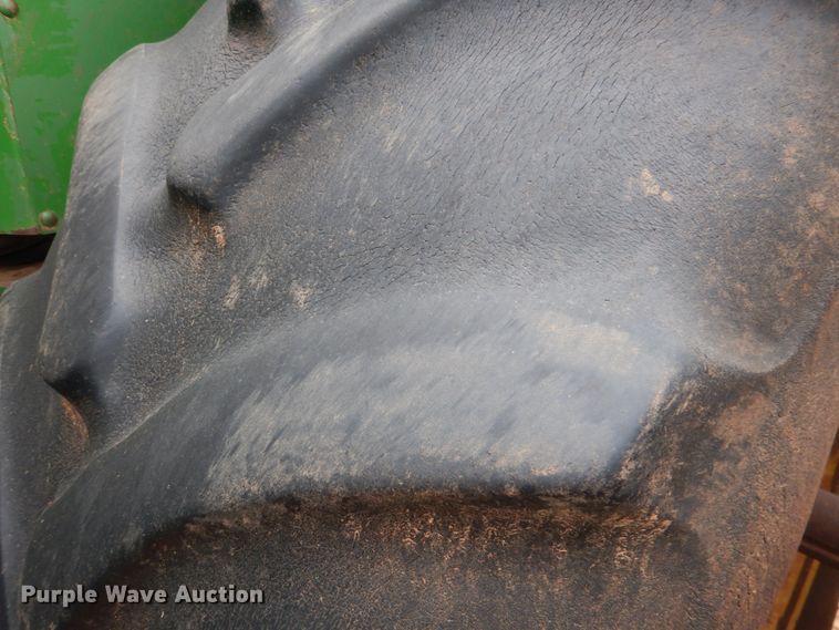 image for item HL9427 1996 John Deere 8870  4WD tractor