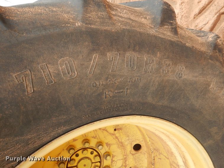 image for item HL9427 1996 John Deere 8870  4WD tractor