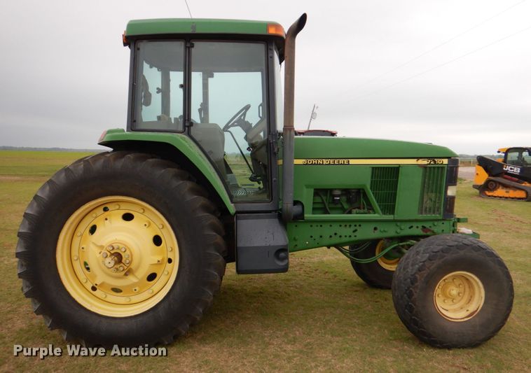 image for item HL9429 2000 John Deere 7210  tractor