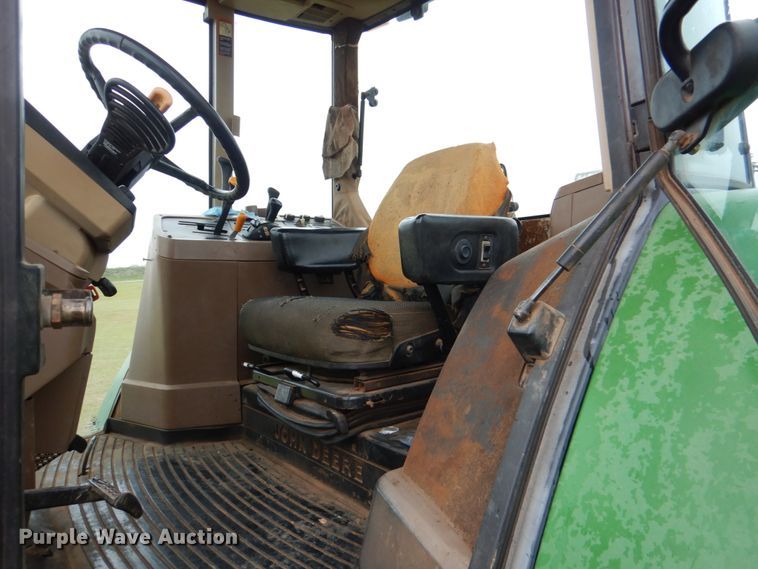 image for item HL9429 2000 John Deere 7210  tractor