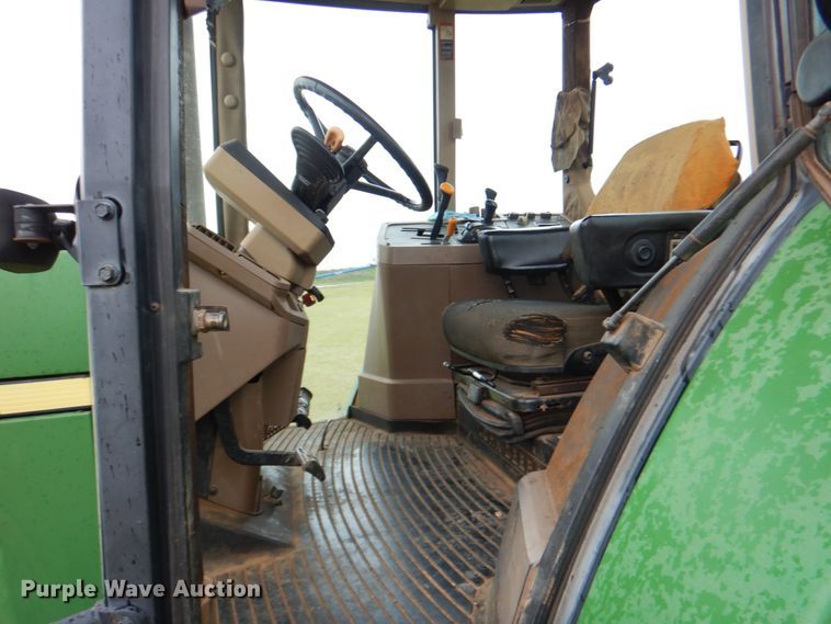 image for item HL9429 2000 John Deere 7210  tractor