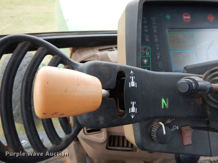 image for item HL9429 2000 John Deere 7210  tractor