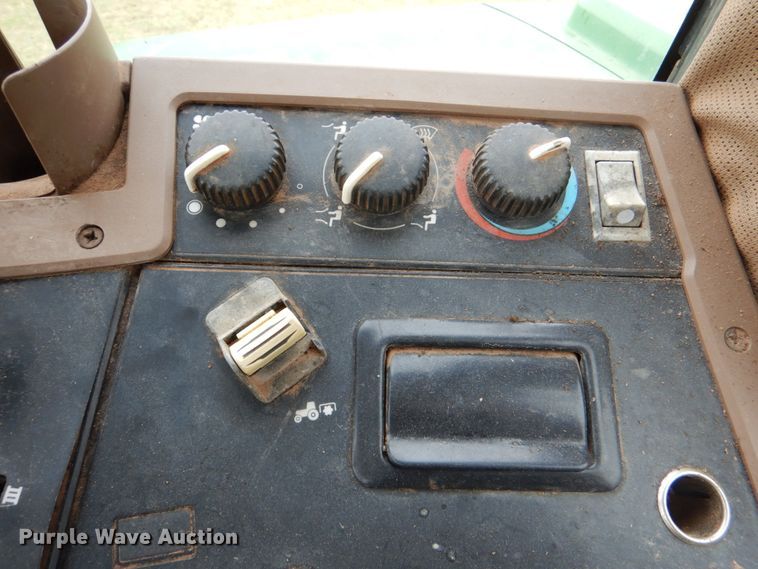 image for item HL9429 2000 John Deere 7210  tractor