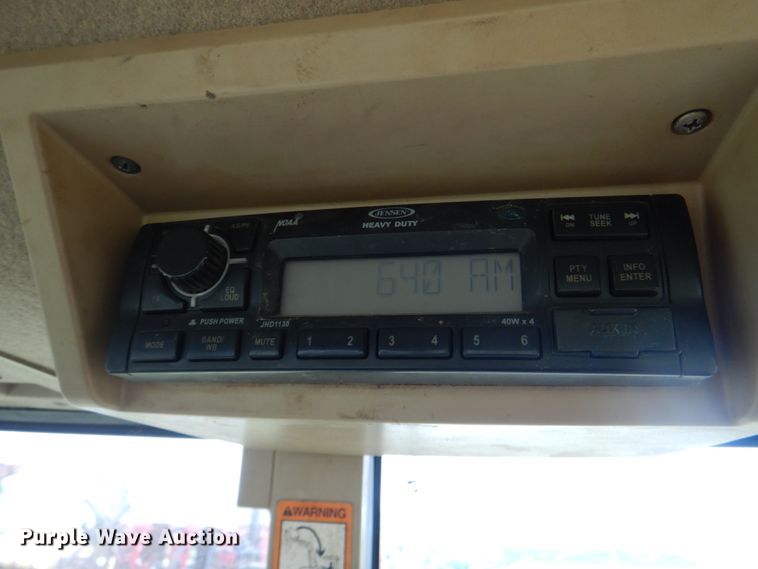 image for item HL9429 2000 John Deere 7210  tractor