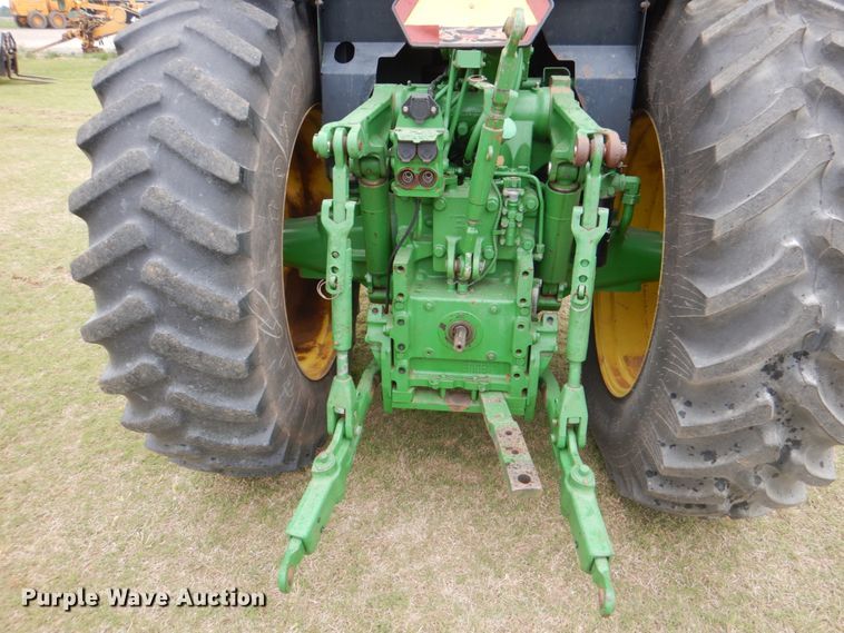 image for item HL9429 2000 John Deere 7210  tractor