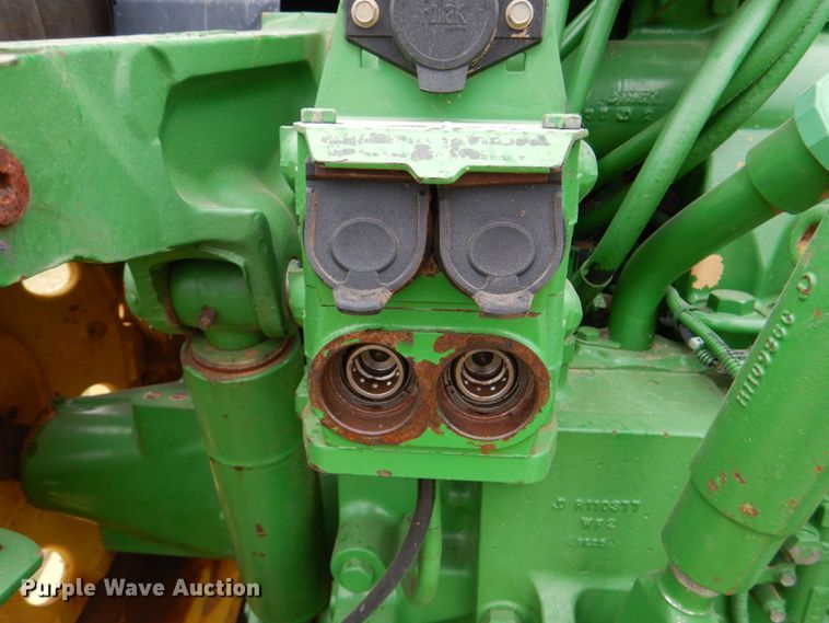 image for item HL9429 2000 John Deere 7210  tractor