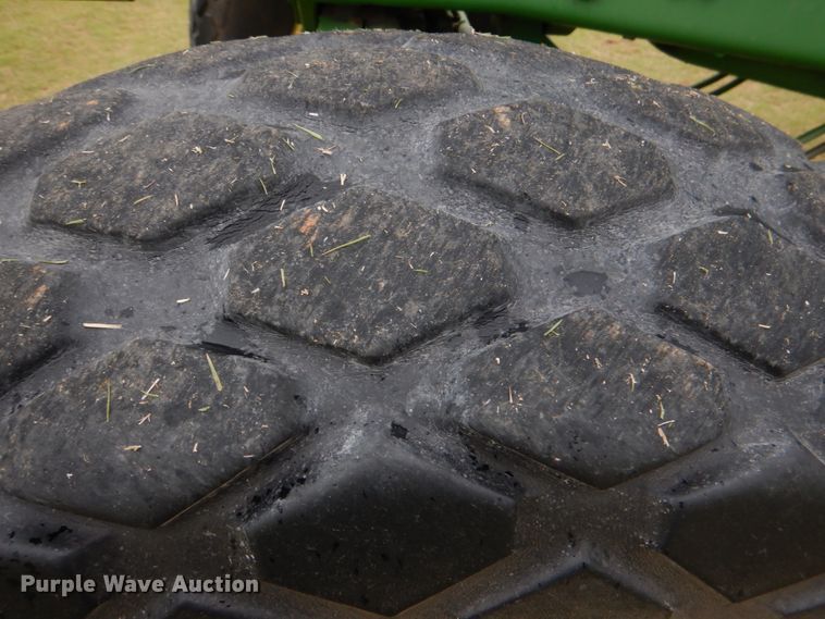 image for item HL9429 2000 John Deere 7210  tractor