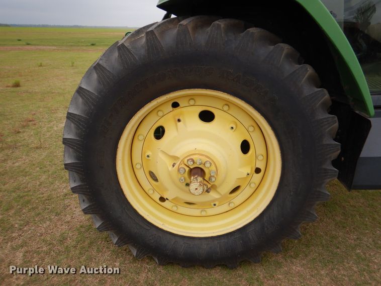 image for item HL9429 2000 John Deere 7210  tractor