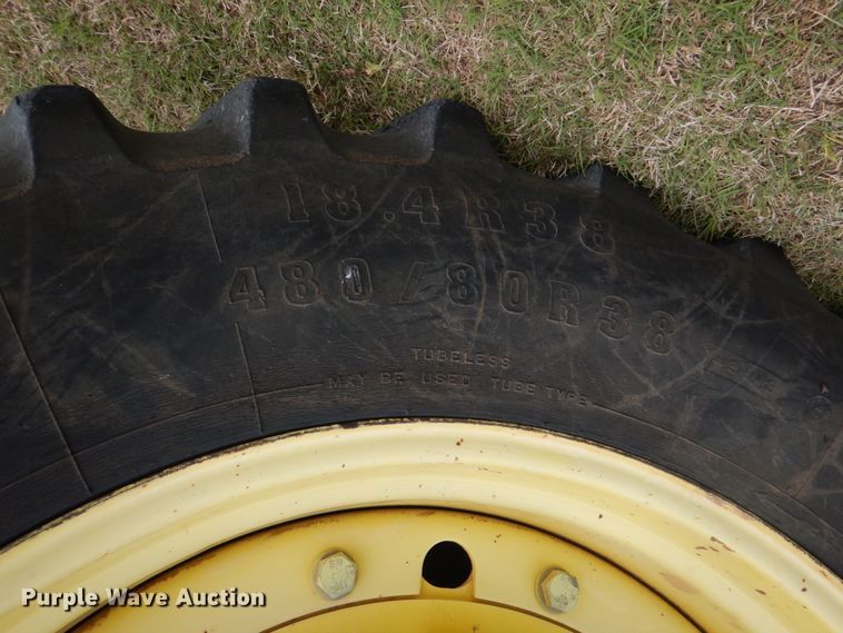 image for item HL9429 2000 John Deere 7210  tractor