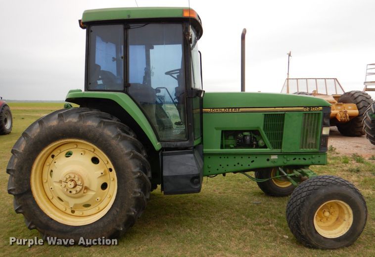 image for item HL9430 1995 John Deere 7200  tractor
