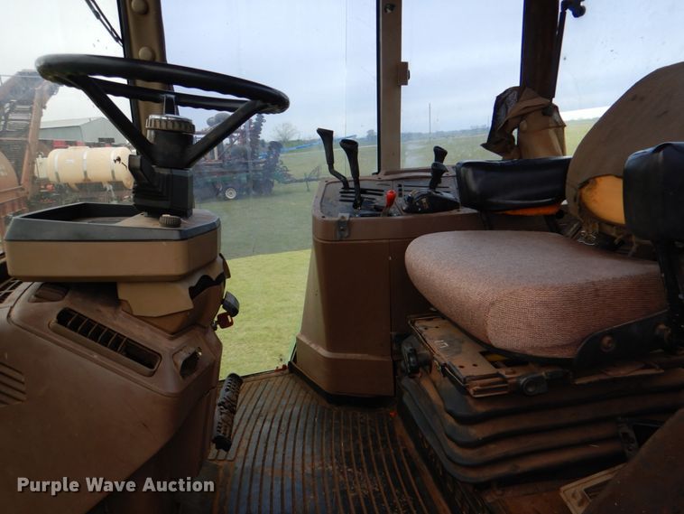 image for item HL9430 1995 John Deere 7200  tractor