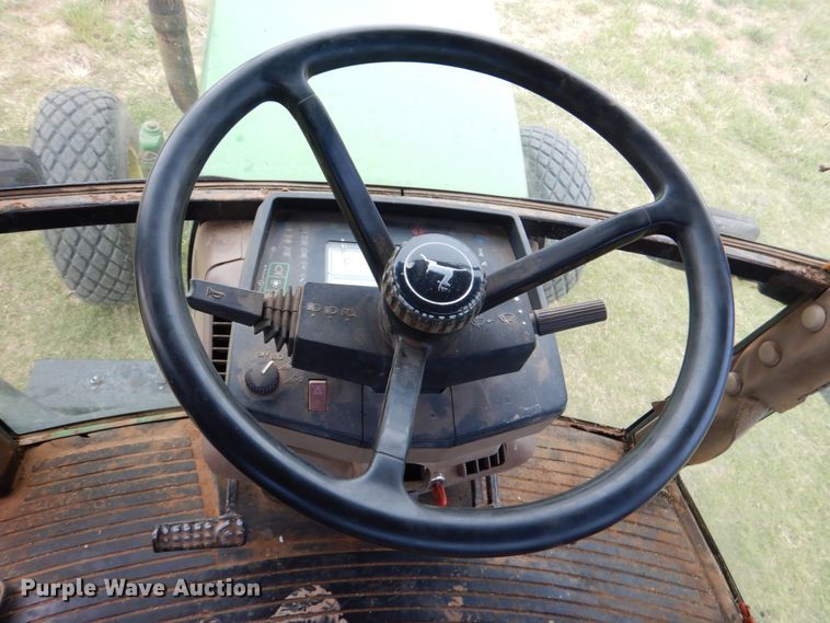 image for item HL9430 1995 John Deere 7200  tractor