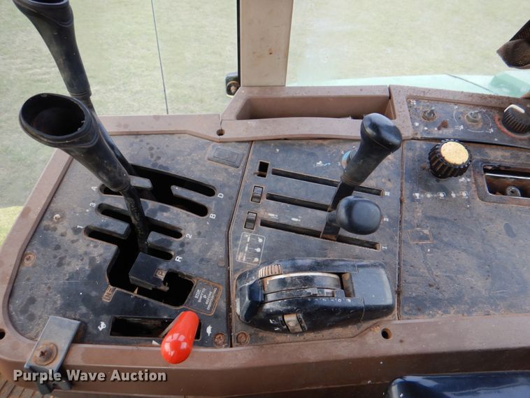 image for item HL9430 1995 John Deere 7200  tractor