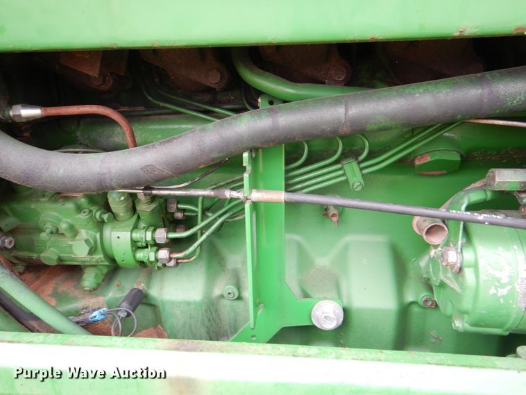 image for item HL9430 1995 John Deere 7200  tractor