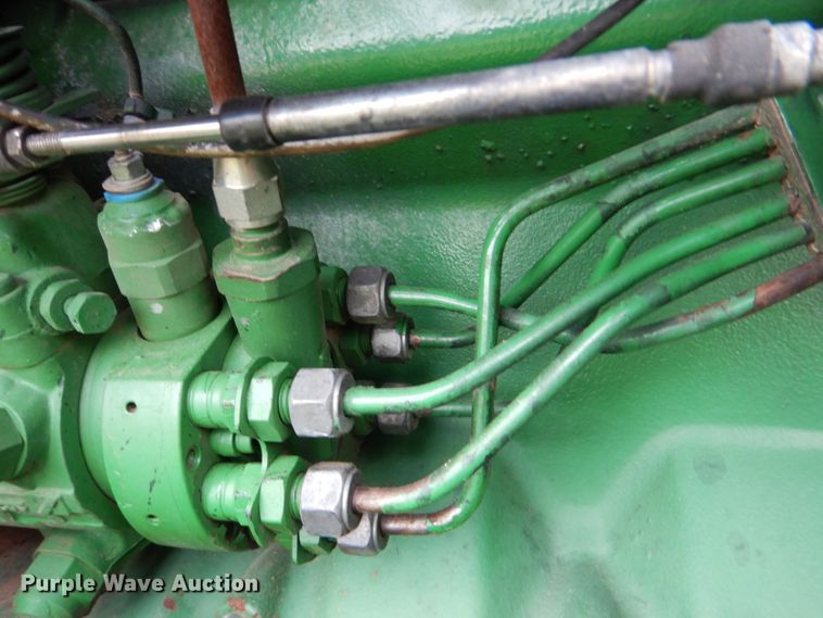 image for item HL9430 1995 John Deere 7200  tractor