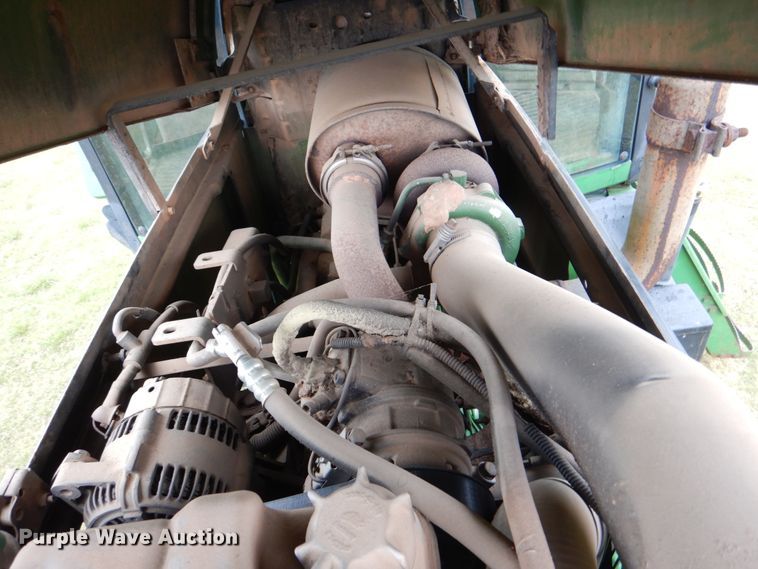 image for item HL9430 1995 John Deere 7200  tractor