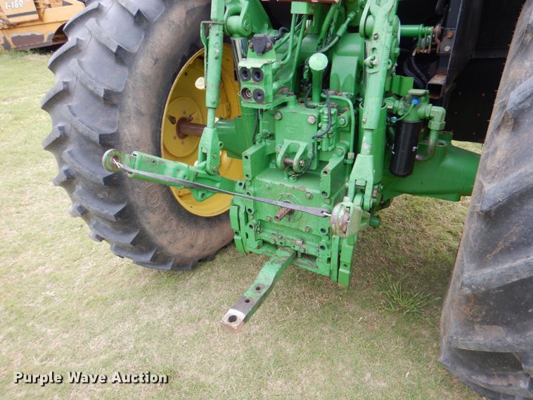 image for item HL9430 1995 John Deere 7200  tractor