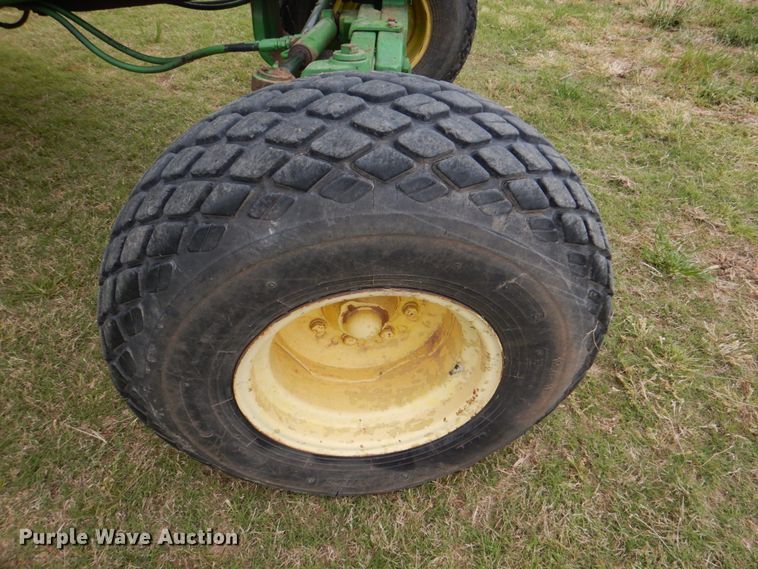 image for item HL9430 1995 John Deere 7200  tractor