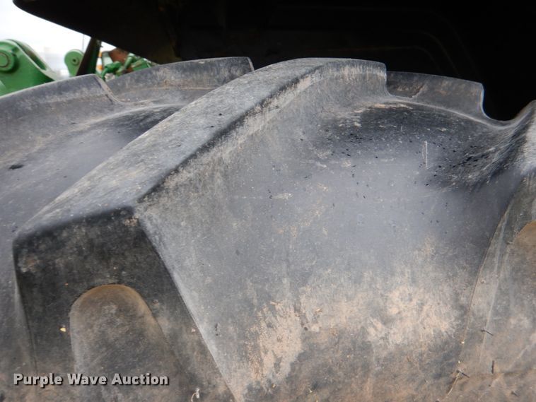 image for item HL9430 1995 John Deere 7200  tractor