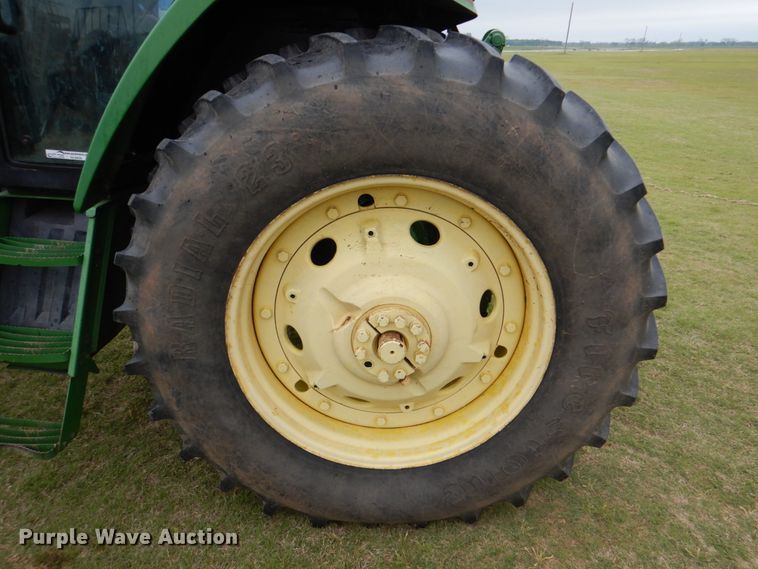 image for item HL9430 1995 John Deere 7200  tractor