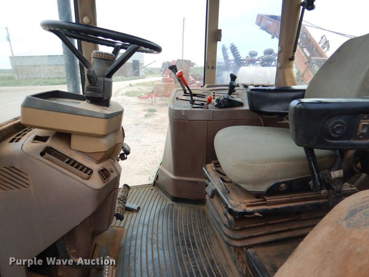 image for item HL9431 1994 John Deere 7400  tractor