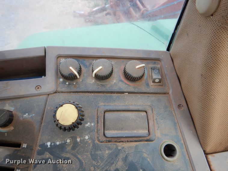 image for item HL9431 1994 John Deere 7400  tractor