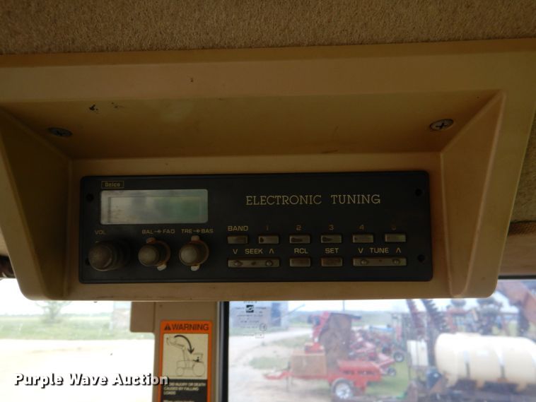 image for item HL9431 1994 John Deere 7400  tractor