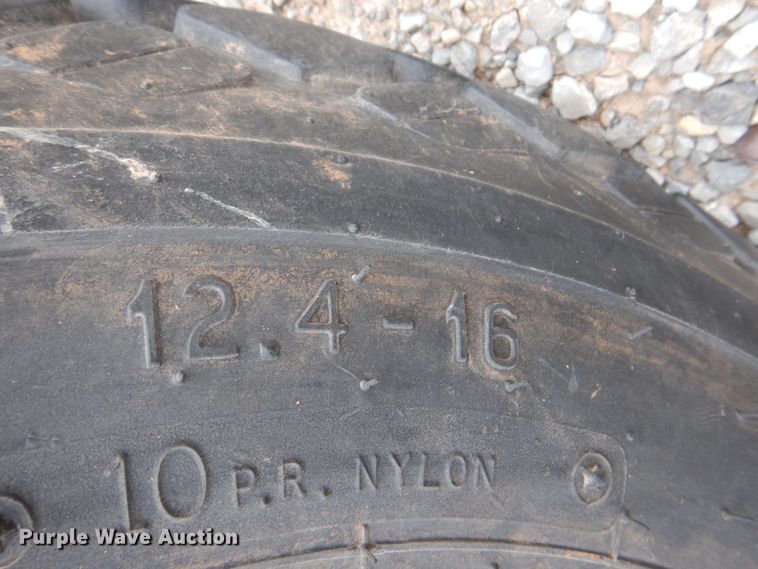 image for item HL9431 1994 John Deere 7400  tractor