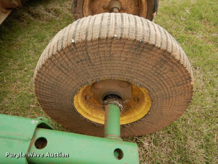 image for item HL9433 John Deere 1518  batwing rotary mower