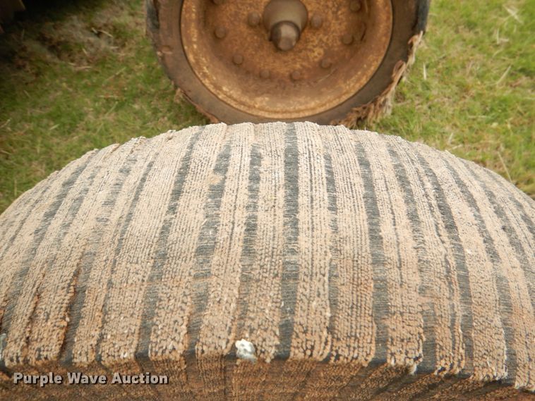 image for item HL9433 John Deere 1518  batwing rotary mower