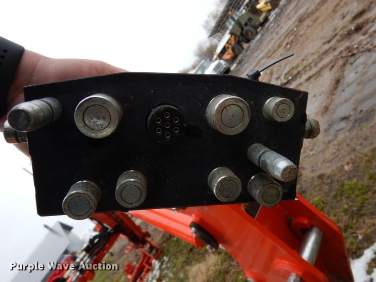 image for item HR9194 Kubota LM2605  loader