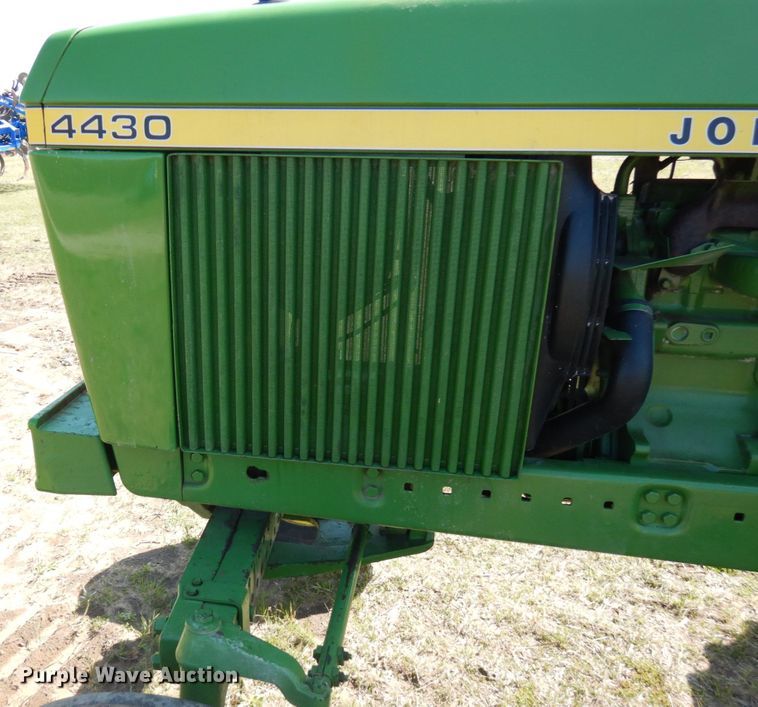 image for item HR9228 1975 John Deere 4430  tractor