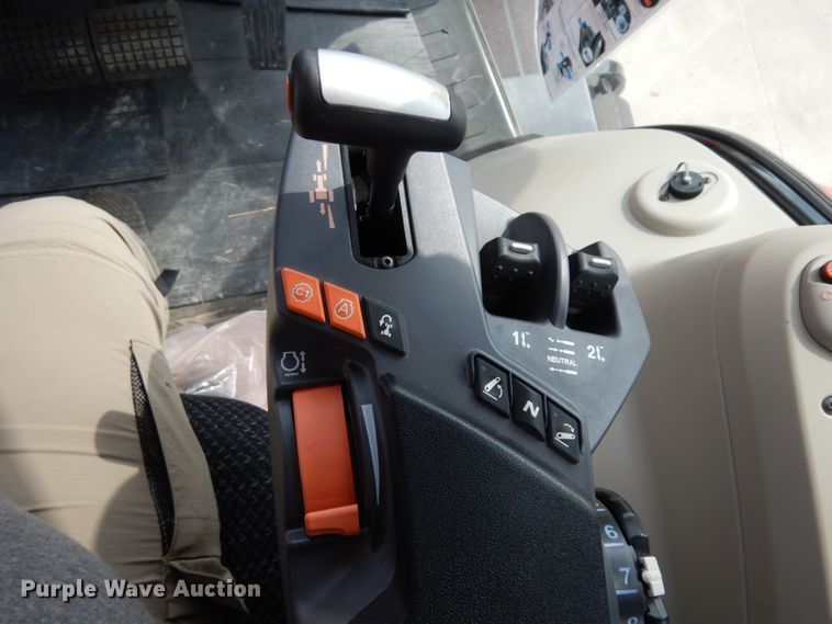 image for item HR9682 2019 Massey-Ferguson 7724S  MFWD tractor