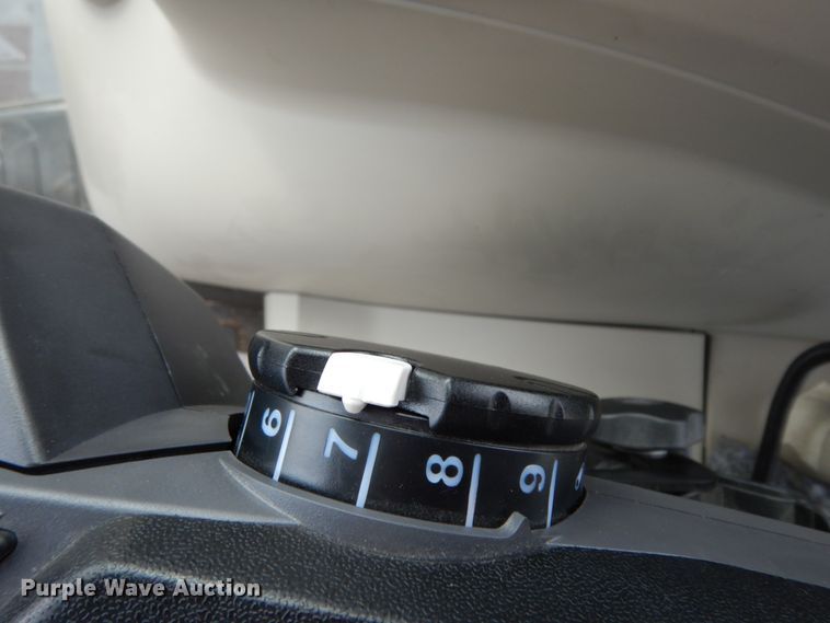 image for item HR9682 2019 Massey-Ferguson 7724S  MFWD tractor