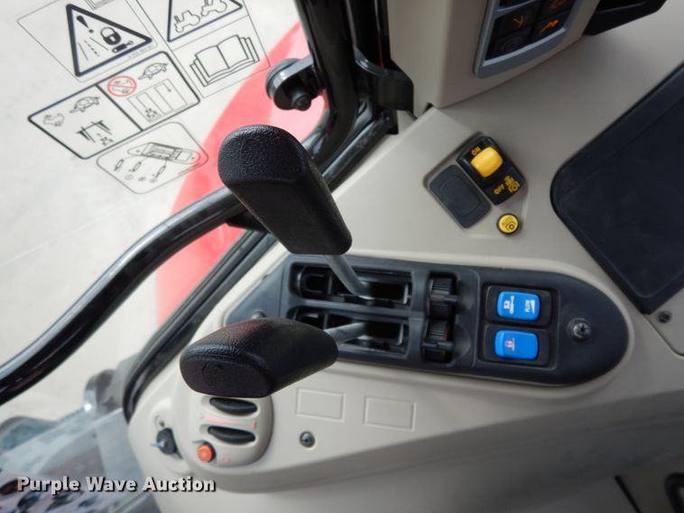 image for item HR9682 2019 Massey-Ferguson 7724S  MFWD tractor