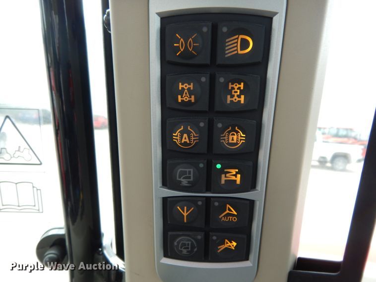 image for item HR9682 2019 Massey-Ferguson 7724S  MFWD tractor