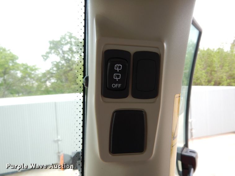 image for item HR9682 2019 Massey-Ferguson 7724S  MFWD tractor