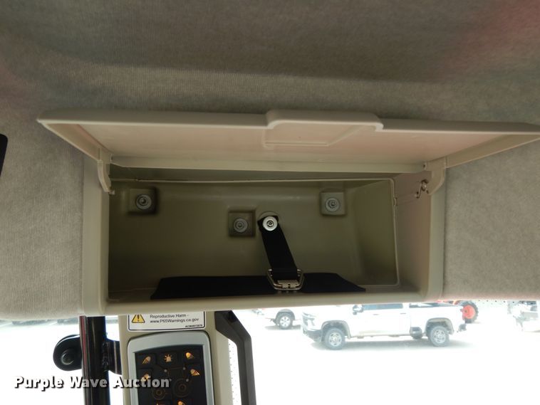 image for item HR9682 2019 Massey-Ferguson 7724S  MFWD tractor