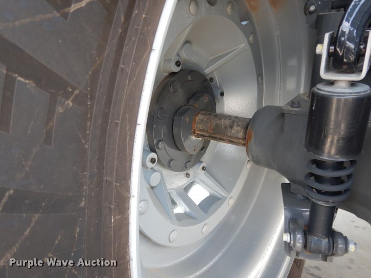 image for item HR9682 2019 Massey-Ferguson 7724S  MFWD tractor