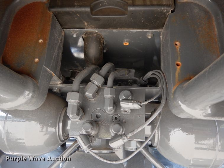 image for item HR9682 2019 Massey-Ferguson 7724S  MFWD tractor