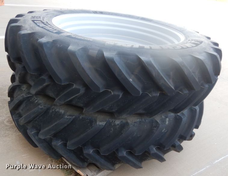 image for item HR9682 2019 Massey-Ferguson 7724S  MFWD tractor