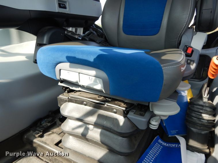 image for item HR9700 2016 New Holland T7.245  MFWD tractor