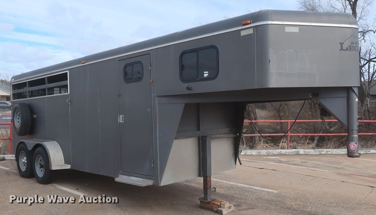 image for item HT9673 2003 Legend Stockman Sport  livestock trailer