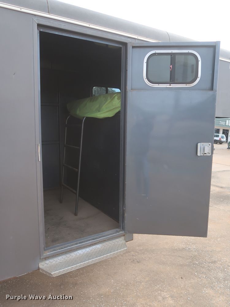 image for item HT9673 2003 Legend Stockman Sport  livestock trailer