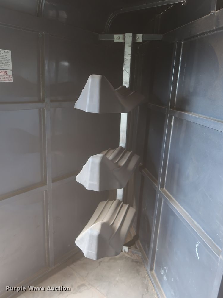 image for item HT9673 2003 Legend Stockman Sport  livestock trailer