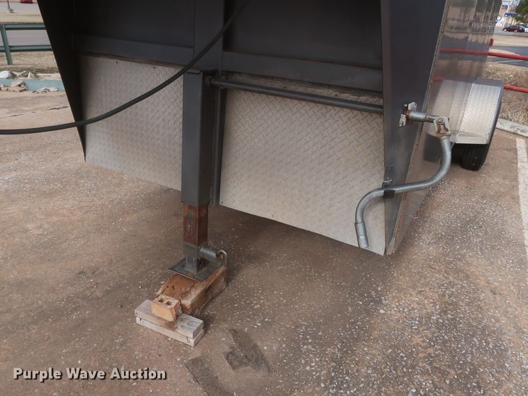 image for item HT9673 2003 Legend Stockman Sport  livestock trailer