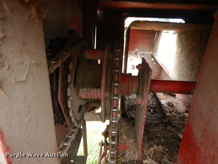 image for item ID9769 New Holland Hayliner 276  small square baler