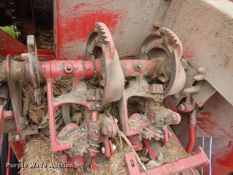 image for item ID9769 New Holland Hayliner 276  small square baler