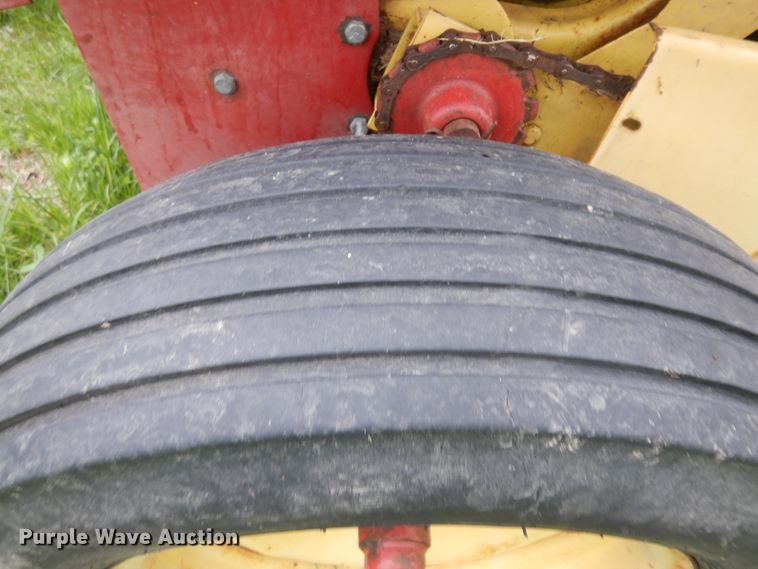 image for item ID9769 New Holland Hayliner 276  small square baler